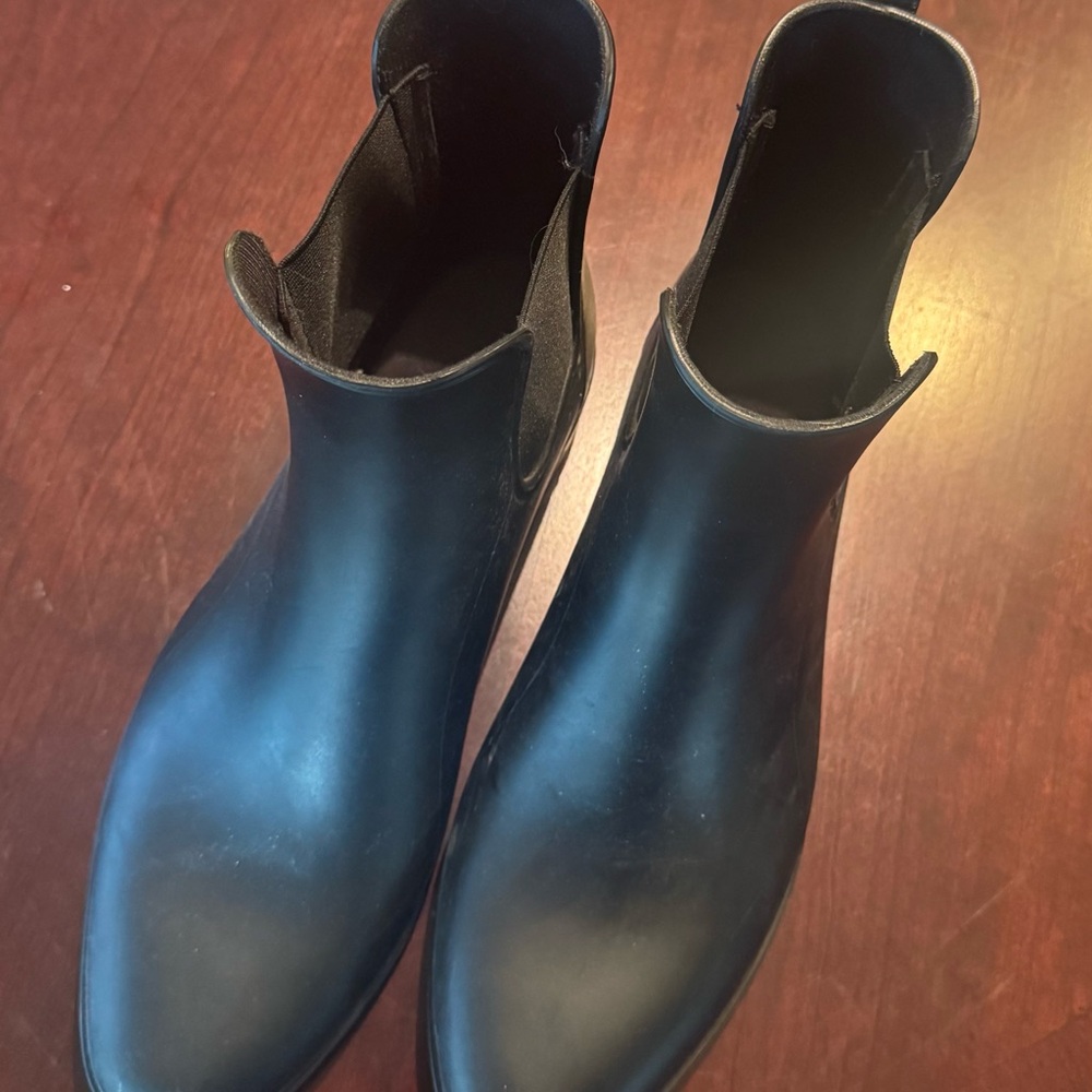 Black Chelsea Boots